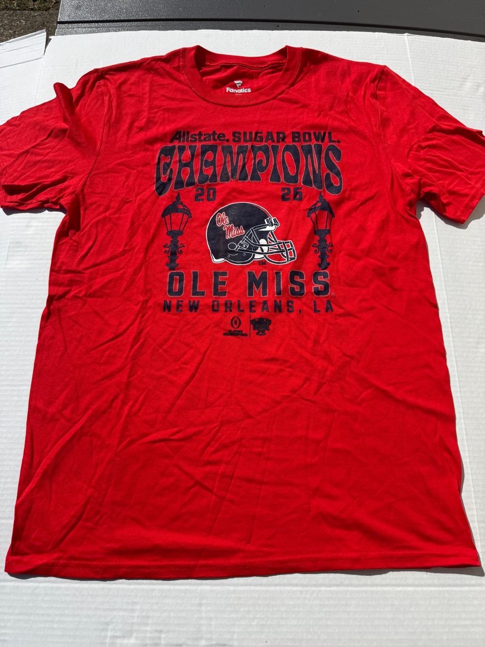 Ole Miss Men’s Large. Red T-shirt. NWOT